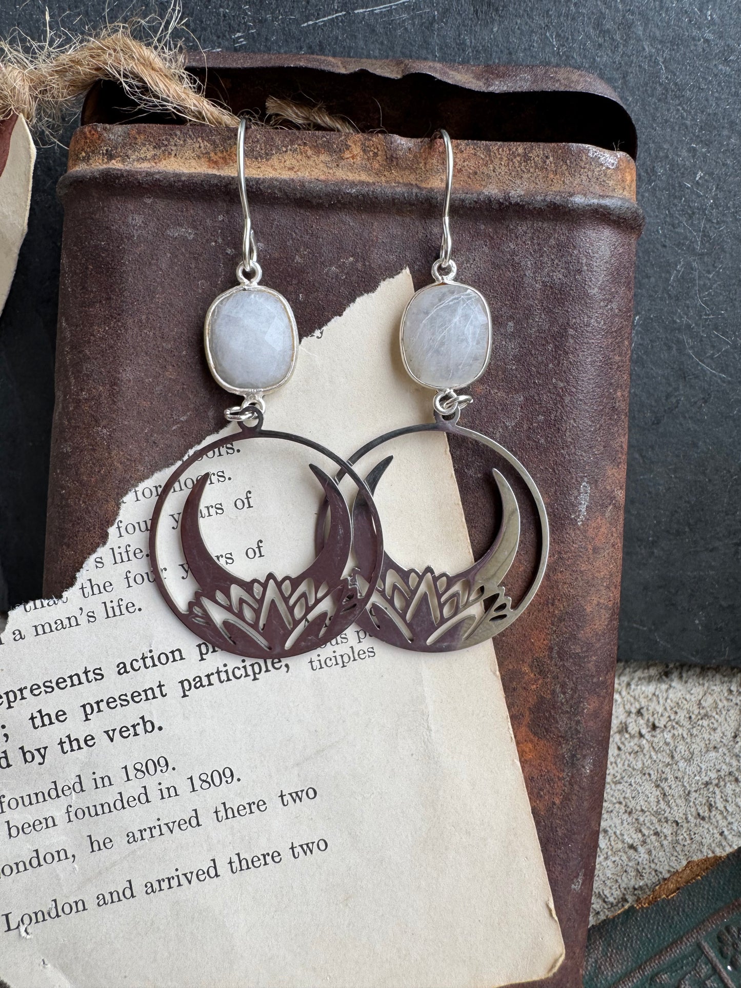 Moonstone and Sterling silver, earrings.