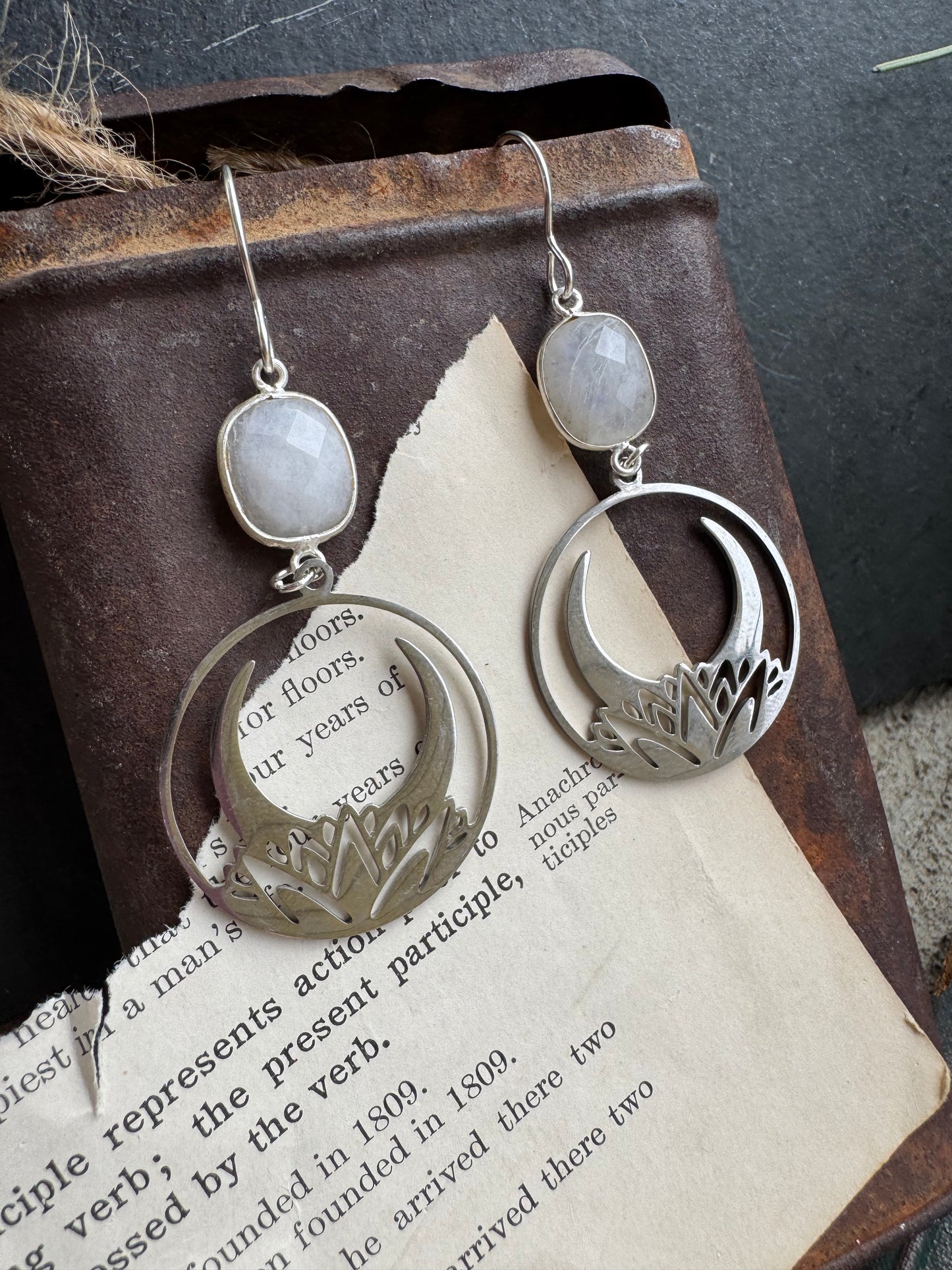 Moonstone and Sterling silver, earrings.