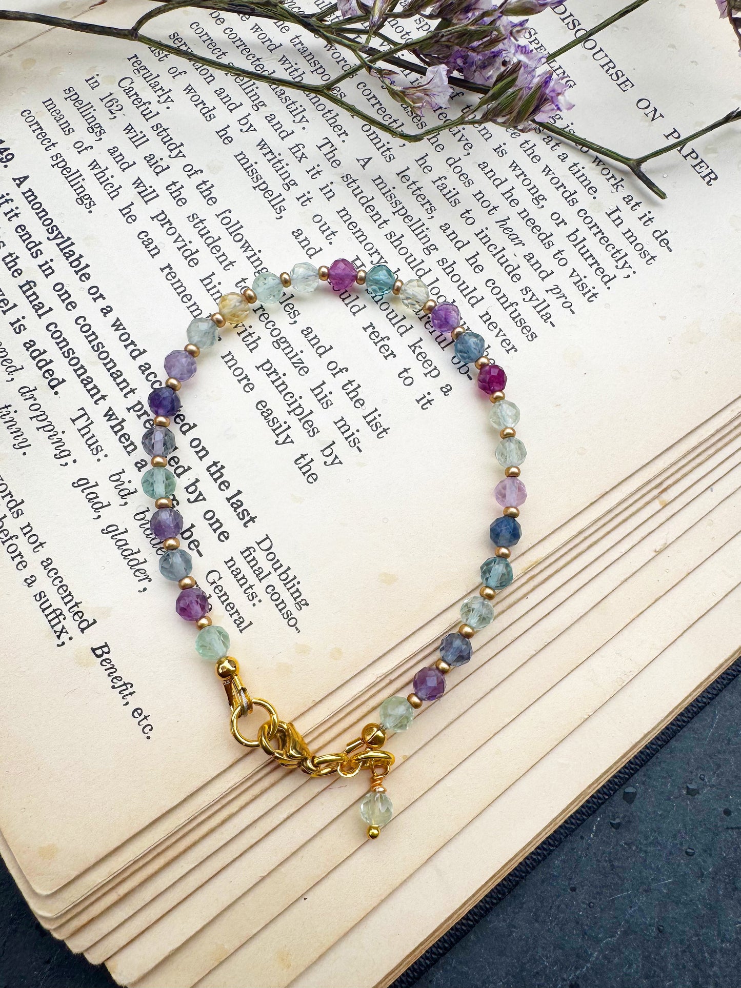 Fluorite faceted round stone, gold metal, bracelet