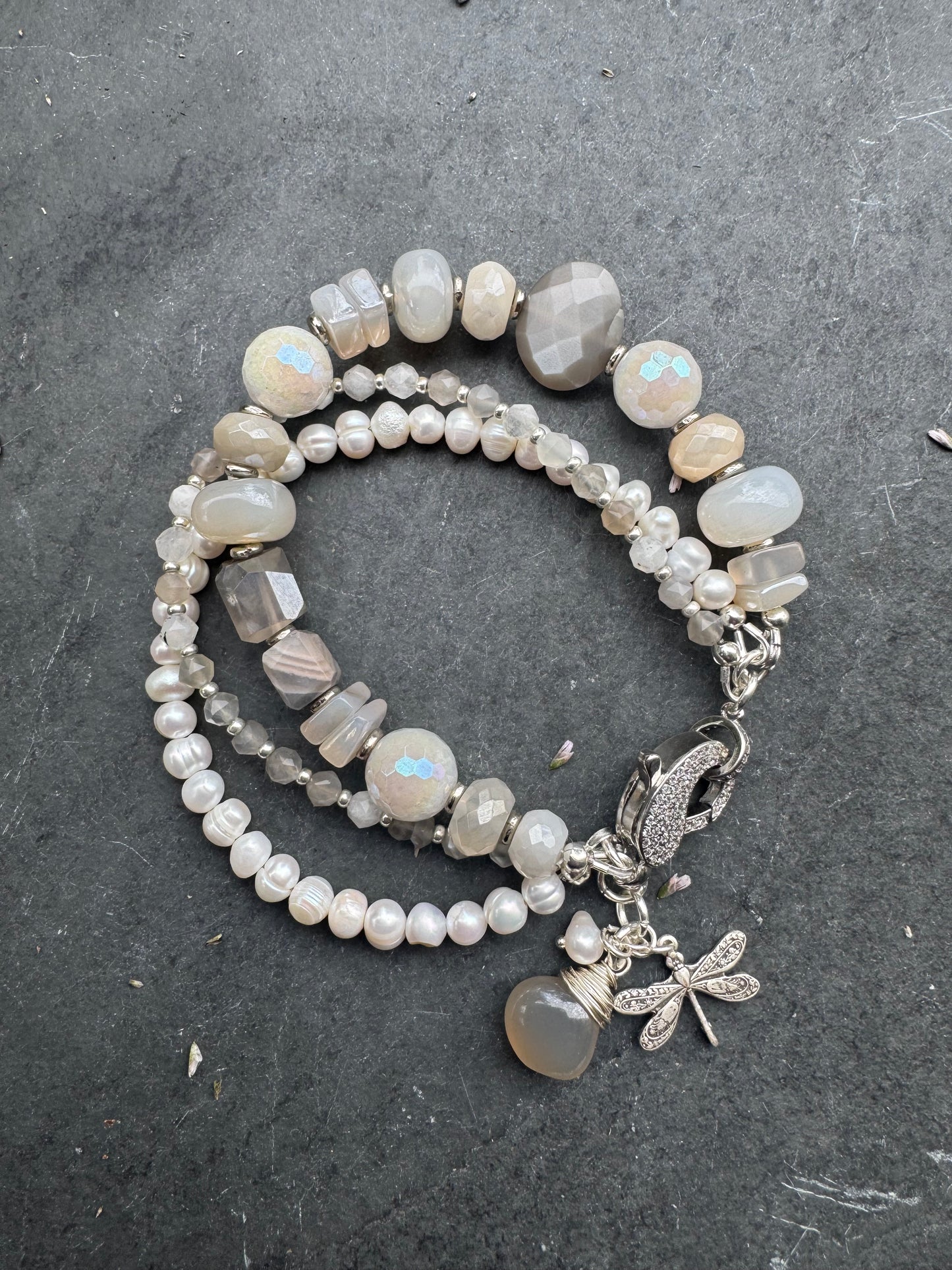Moonstone, pearls, rhinestone clasp, silver metal, bracelet.