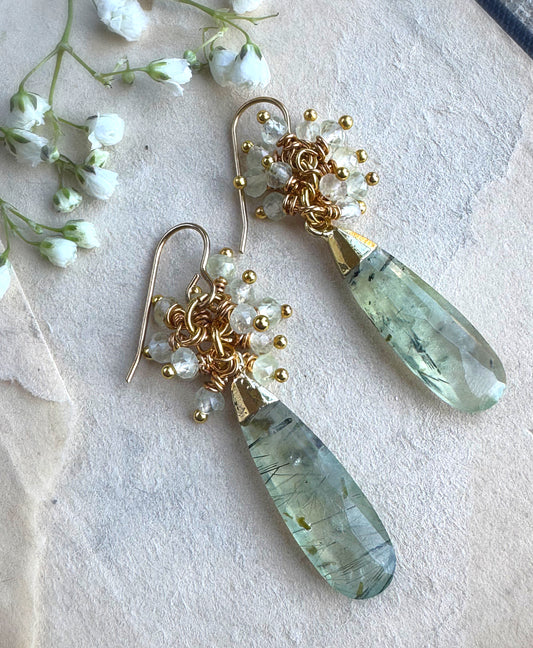 Peridot stone, gold metal, earrings