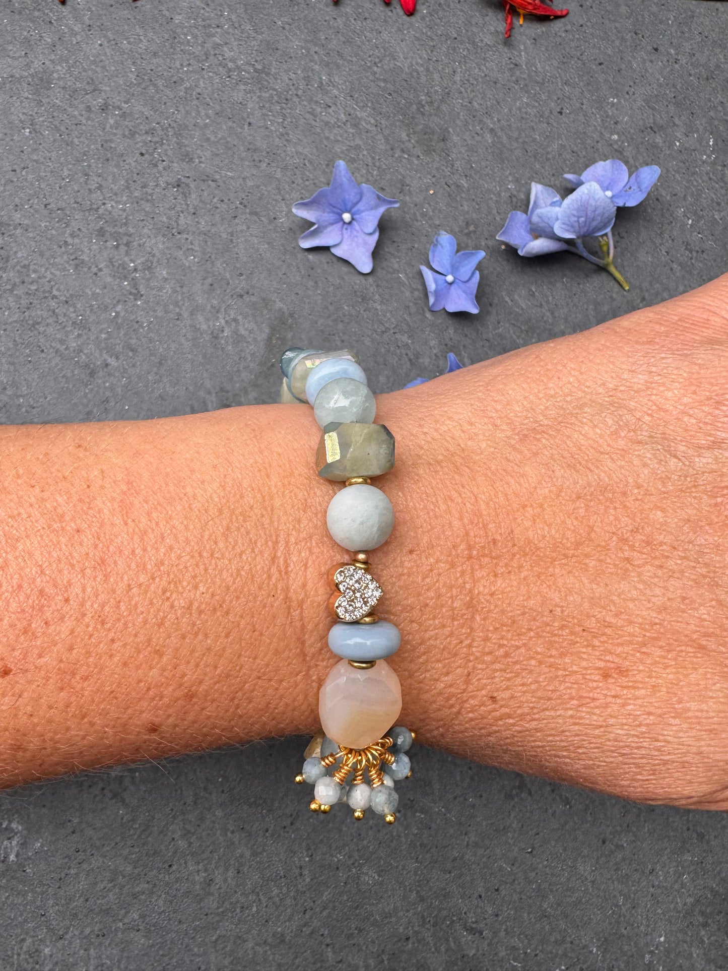 Blue hearts. Aquamarine, blue opal, AB faceted chalcedony, rhinestone, bracelet