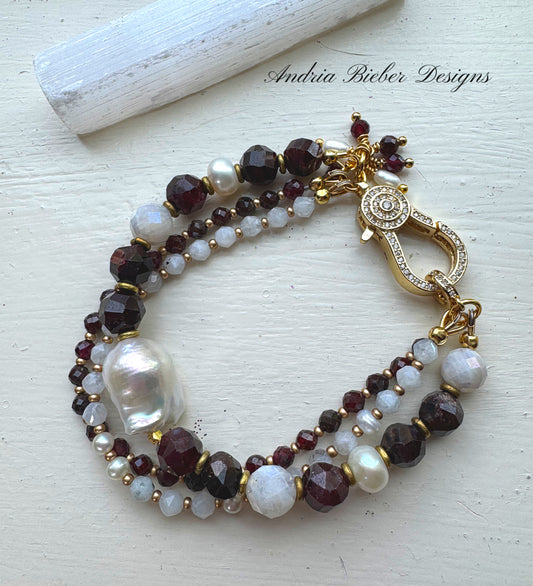 Baroque pearl, pearls, gold metal, garnet, moonstone, rhinestone,bracelet