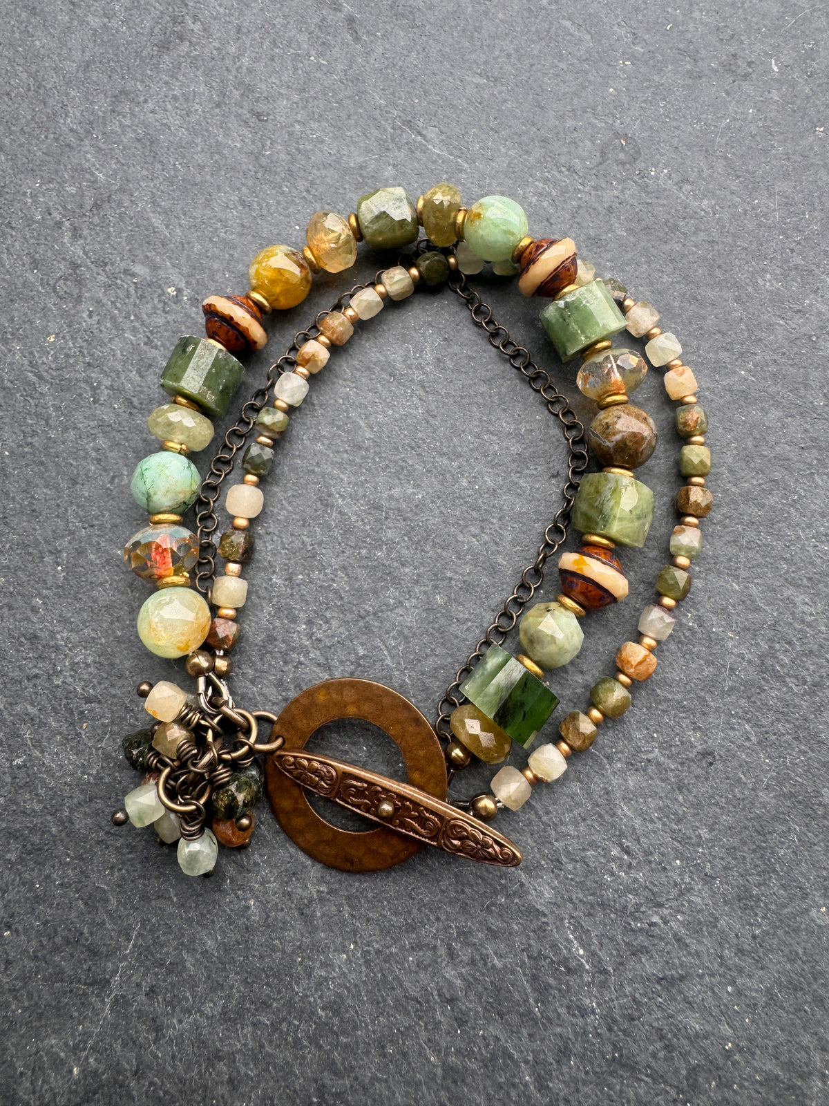 Jade stone, peridot, prehnite, Czech glass, chain, bronze, bracelet
