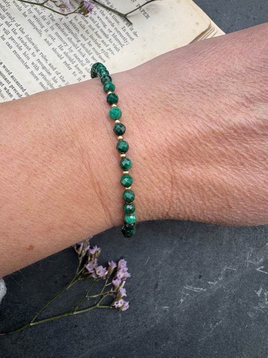 Malachite faceted stone, gold metal, bracelet