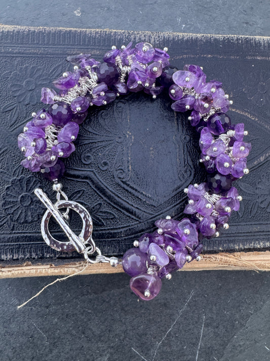 Amethyst chip stone, wire wrapped, silver metal, bracelet