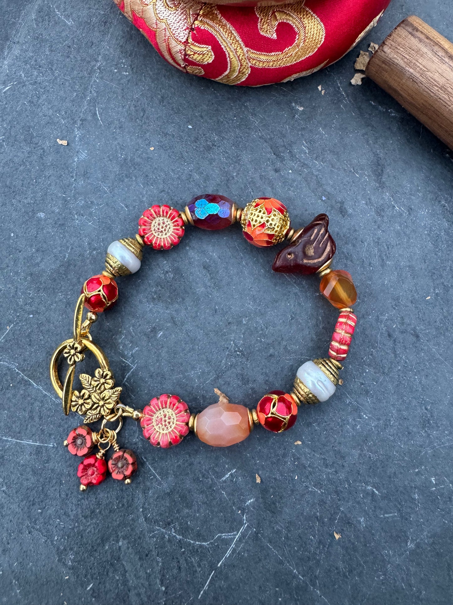 Red Czech glass, pearl, carnelian agate, red coral, gold metal, bracelet