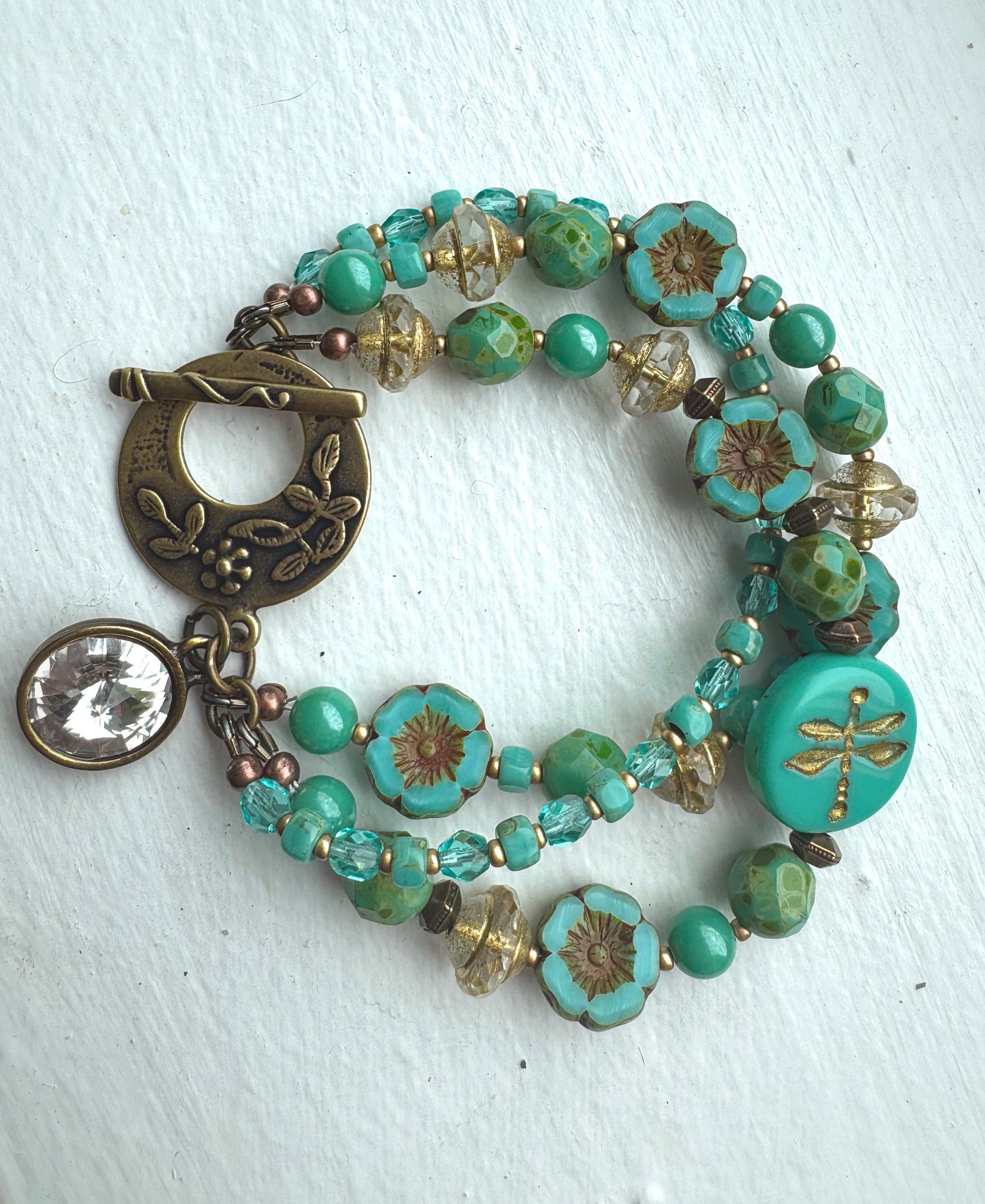 Turquoise czech glass, brass, bracelet.