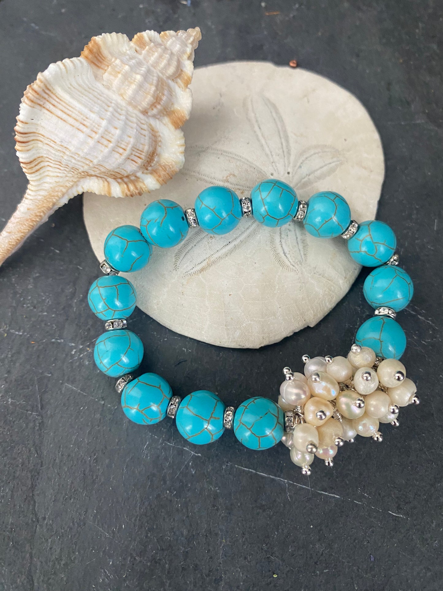Howlite turquoise stone, pearl, bracelet