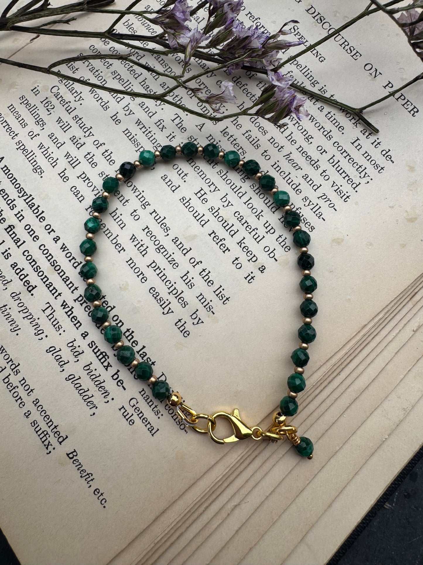 Malachite faceted stone, gold metal, bracelet
