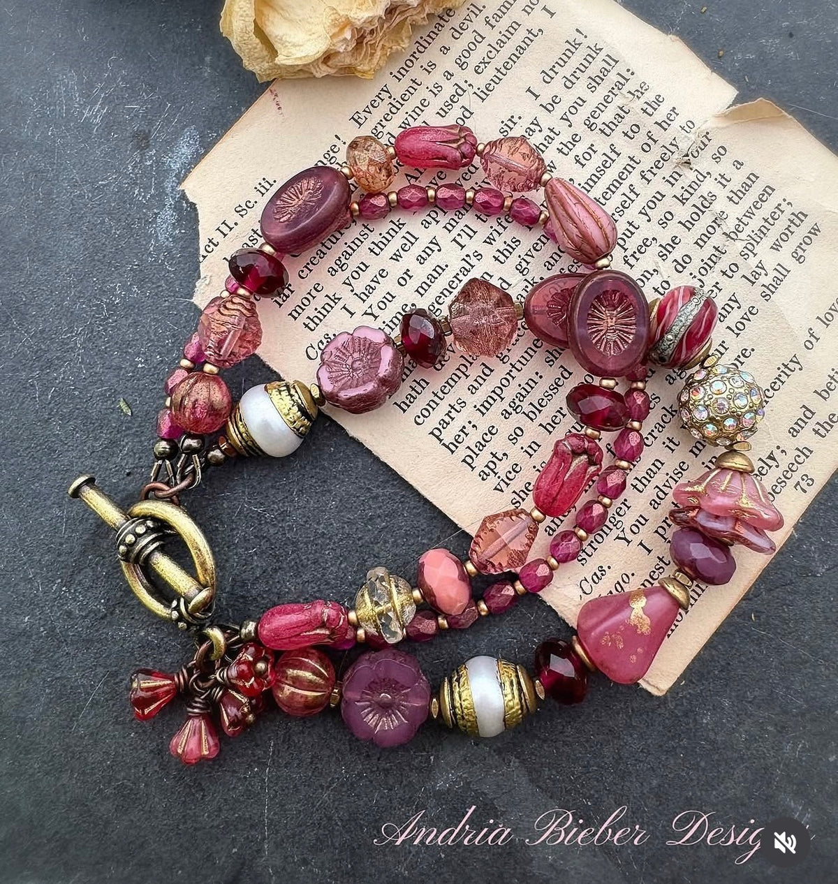 Handmade lampwork glass, Czech glass, pearl, brass metal, bracelet, jewelry