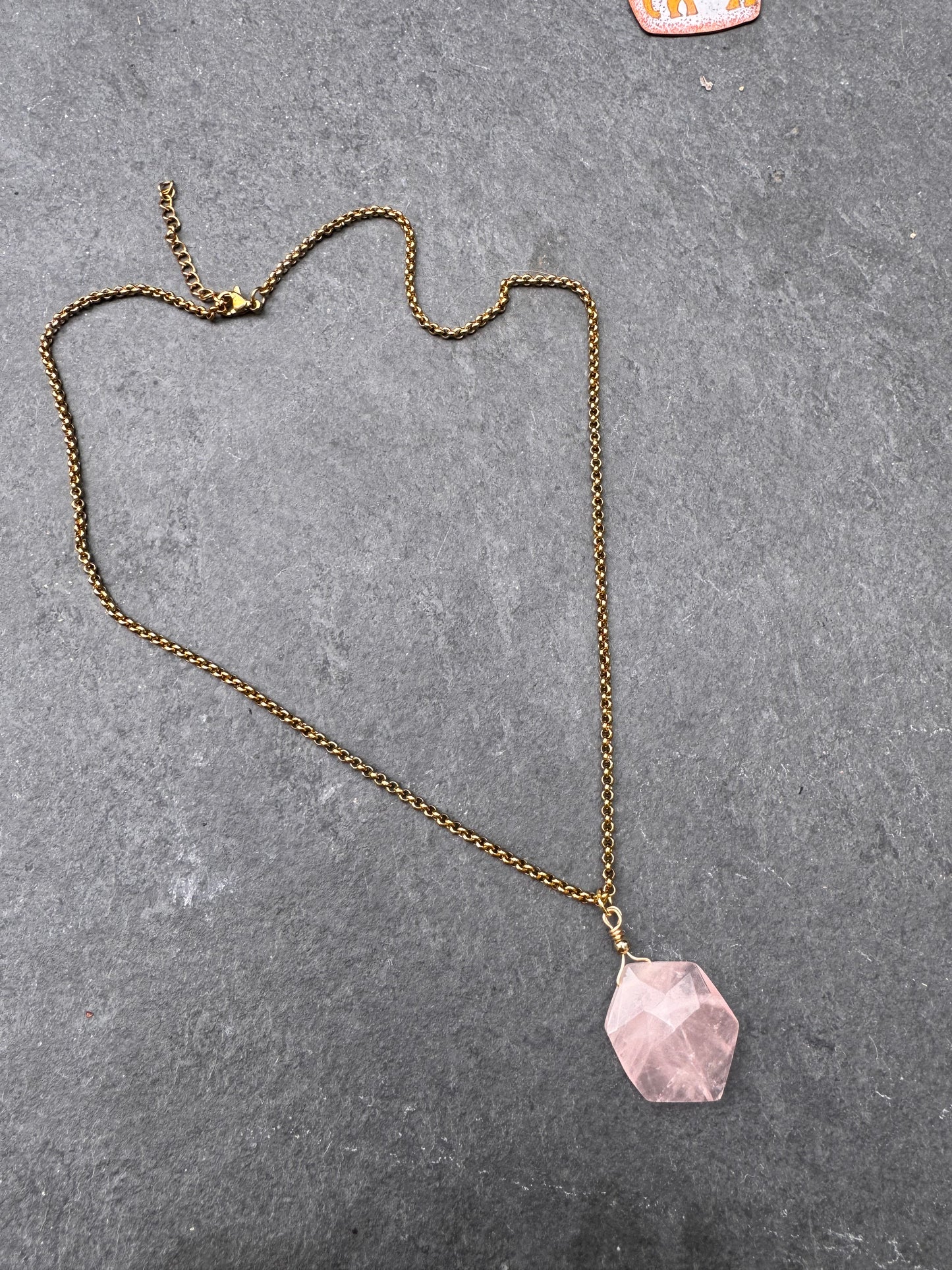Rose quartz stone pendant and gold metal, necklace