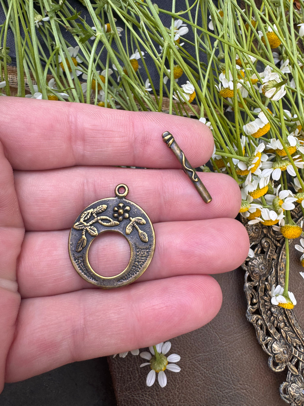 Flower Round Toggle Clasp