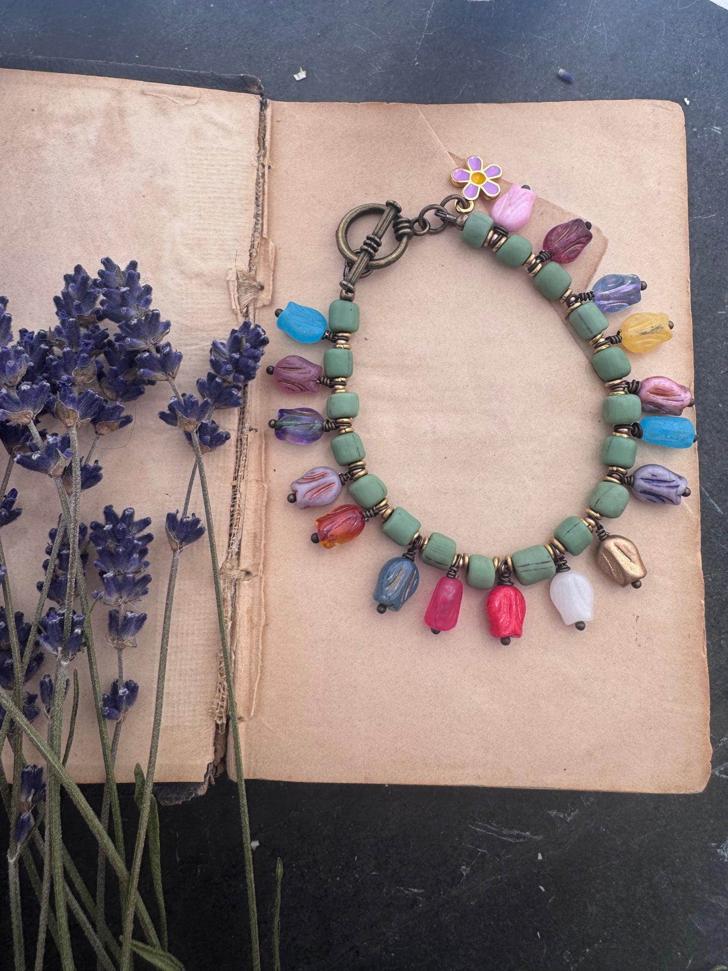 Tulip Czech glass, Javan glass, bronze metal bracelet.