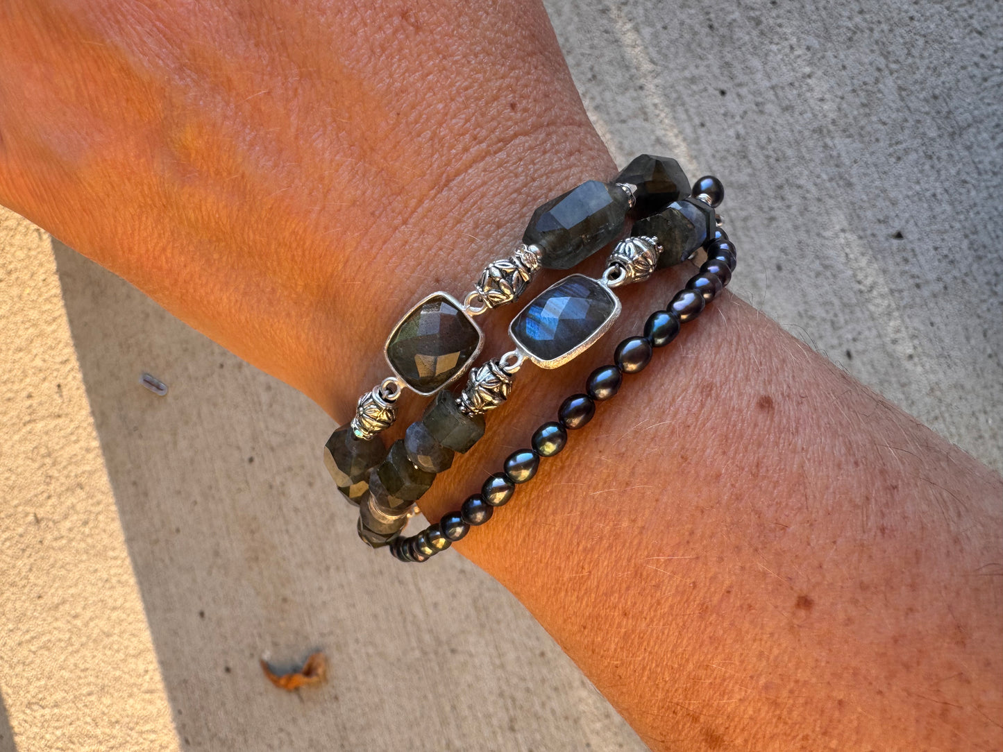 labradorite, pearls, chain, silver metal, bracelet