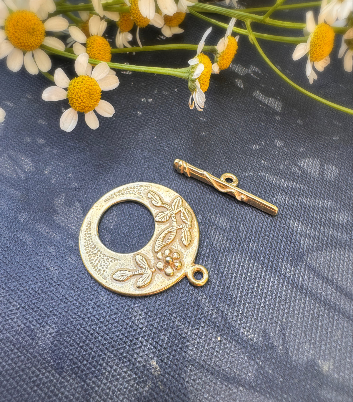 Flower Round Toggle Clasp