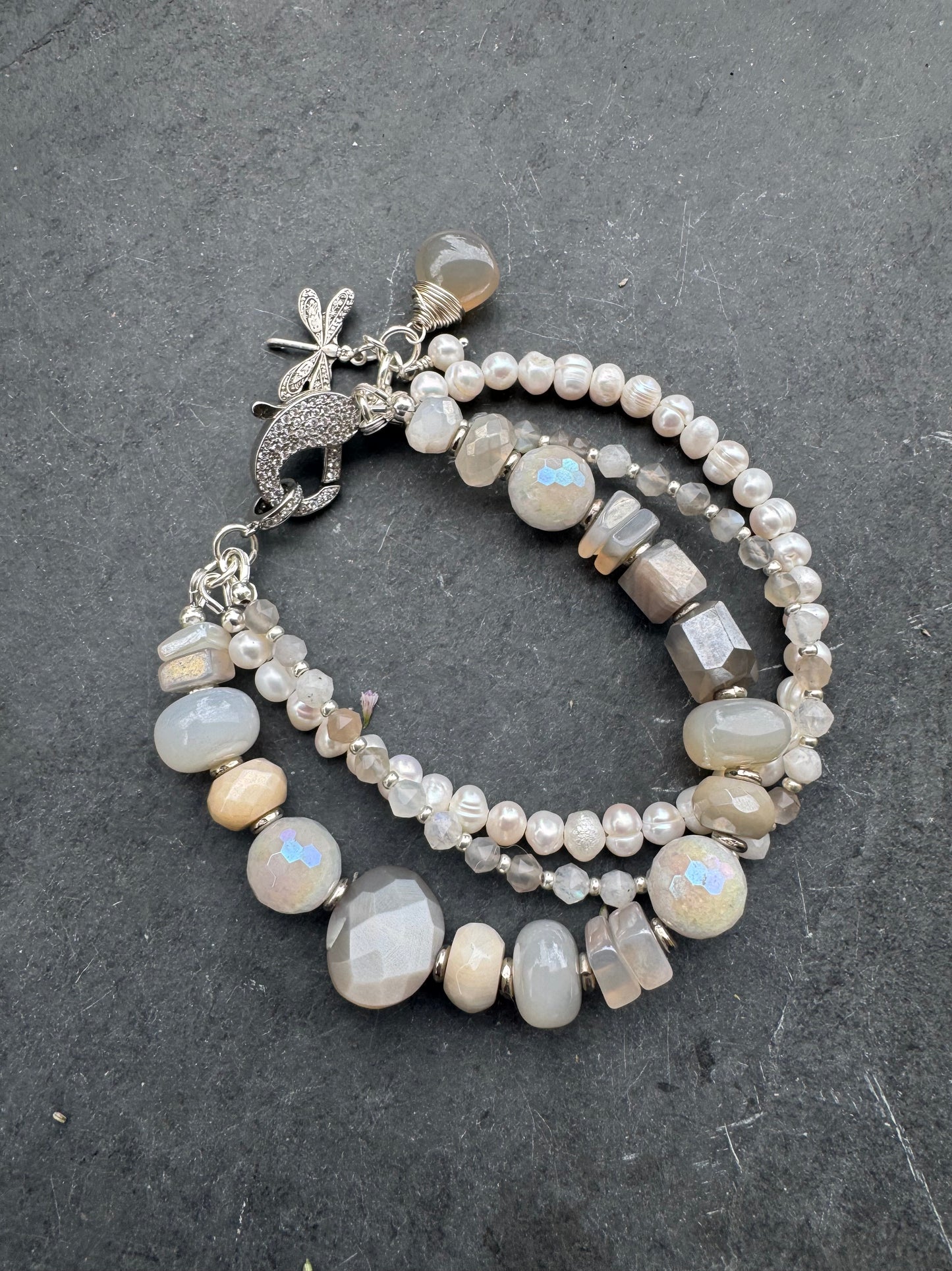 Moonstone, pearls, rhinestone clasp, silver metal, bracelet.
