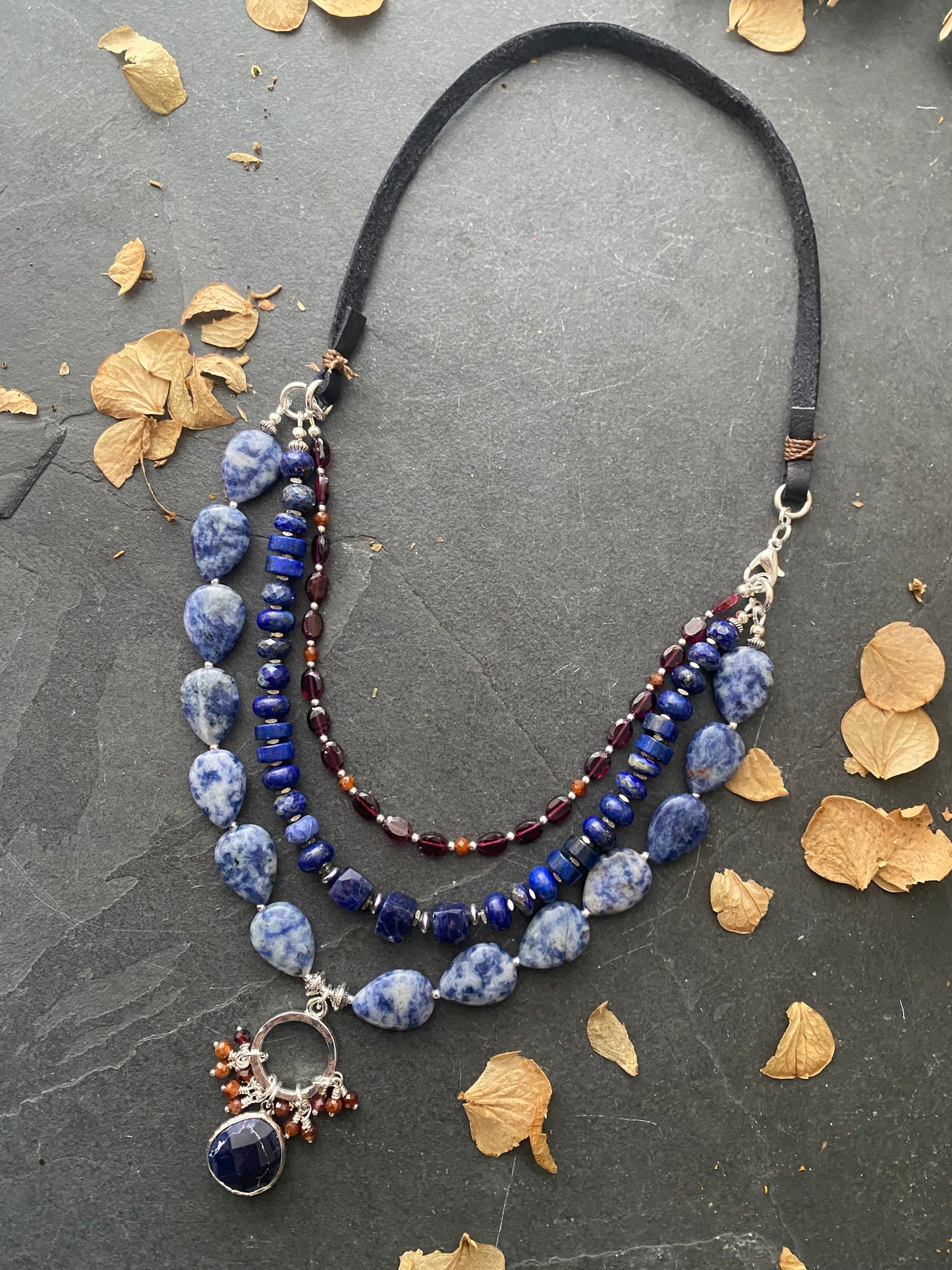 Lapis lazuli stone, sodalite stone, garnet stone, necklace, silver metal, necklace, jewelry
