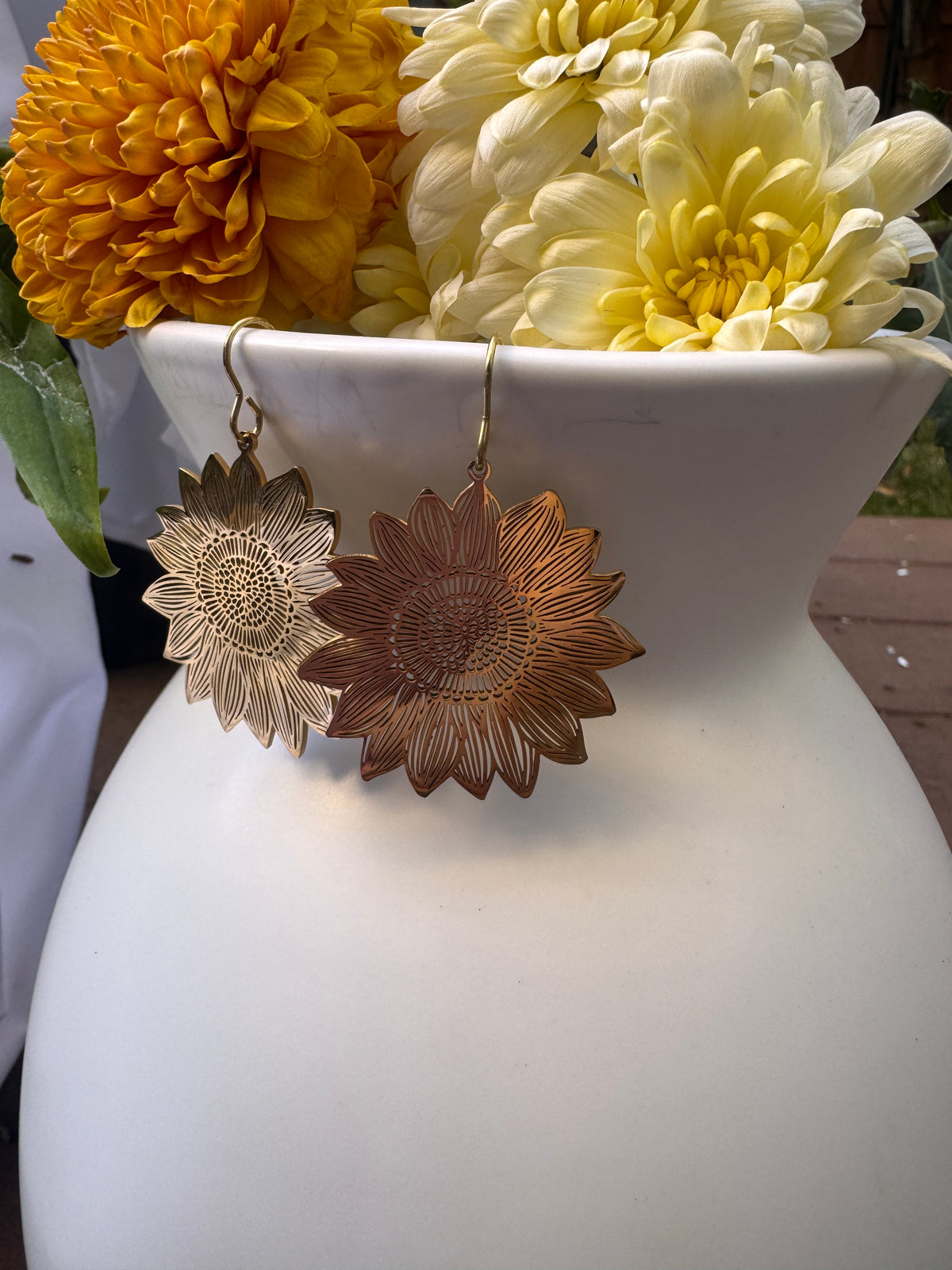 Sunflower, gold metal, earrings