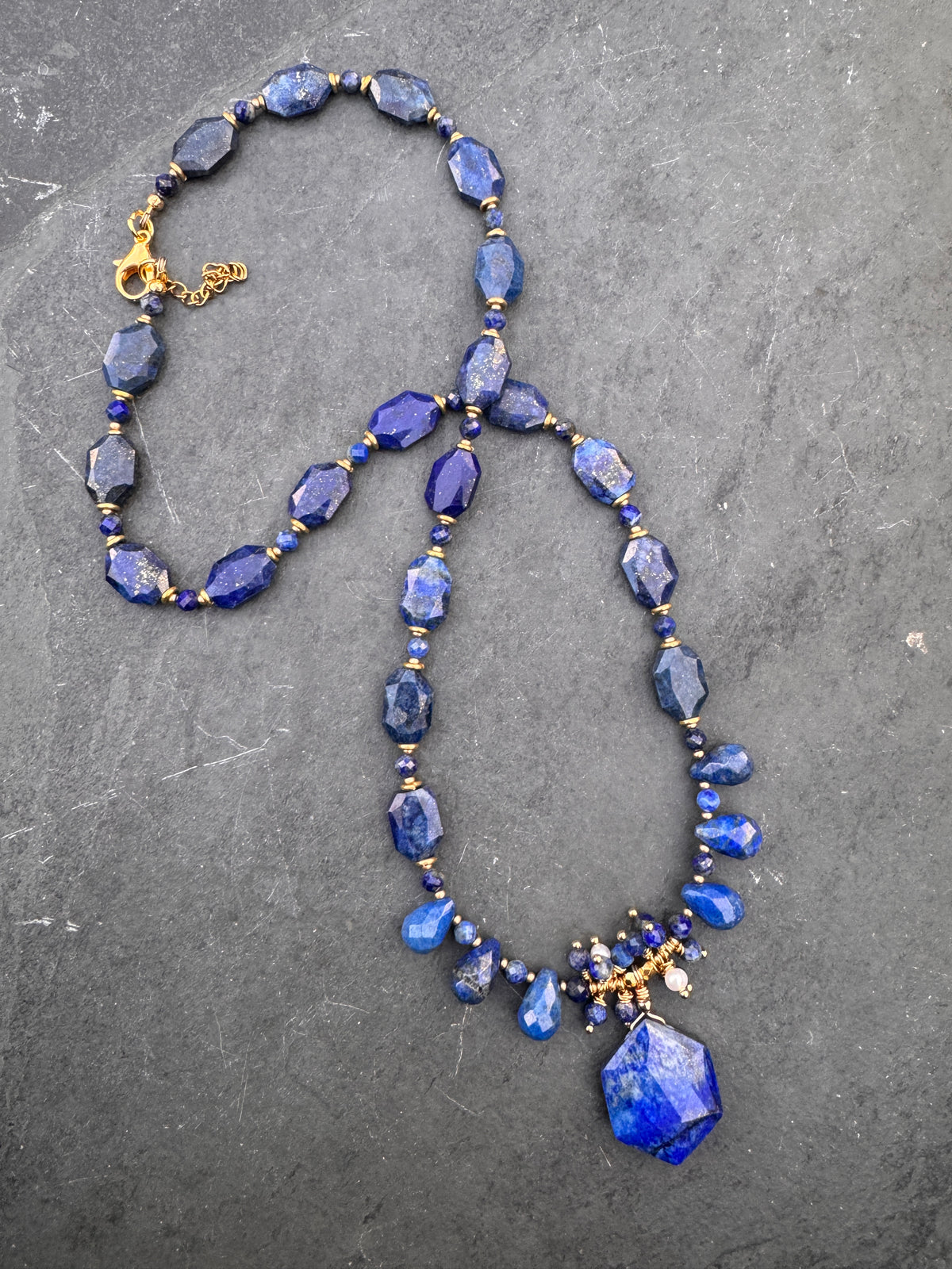 Lapis lazuli stone, pearl, gold metal, necklace