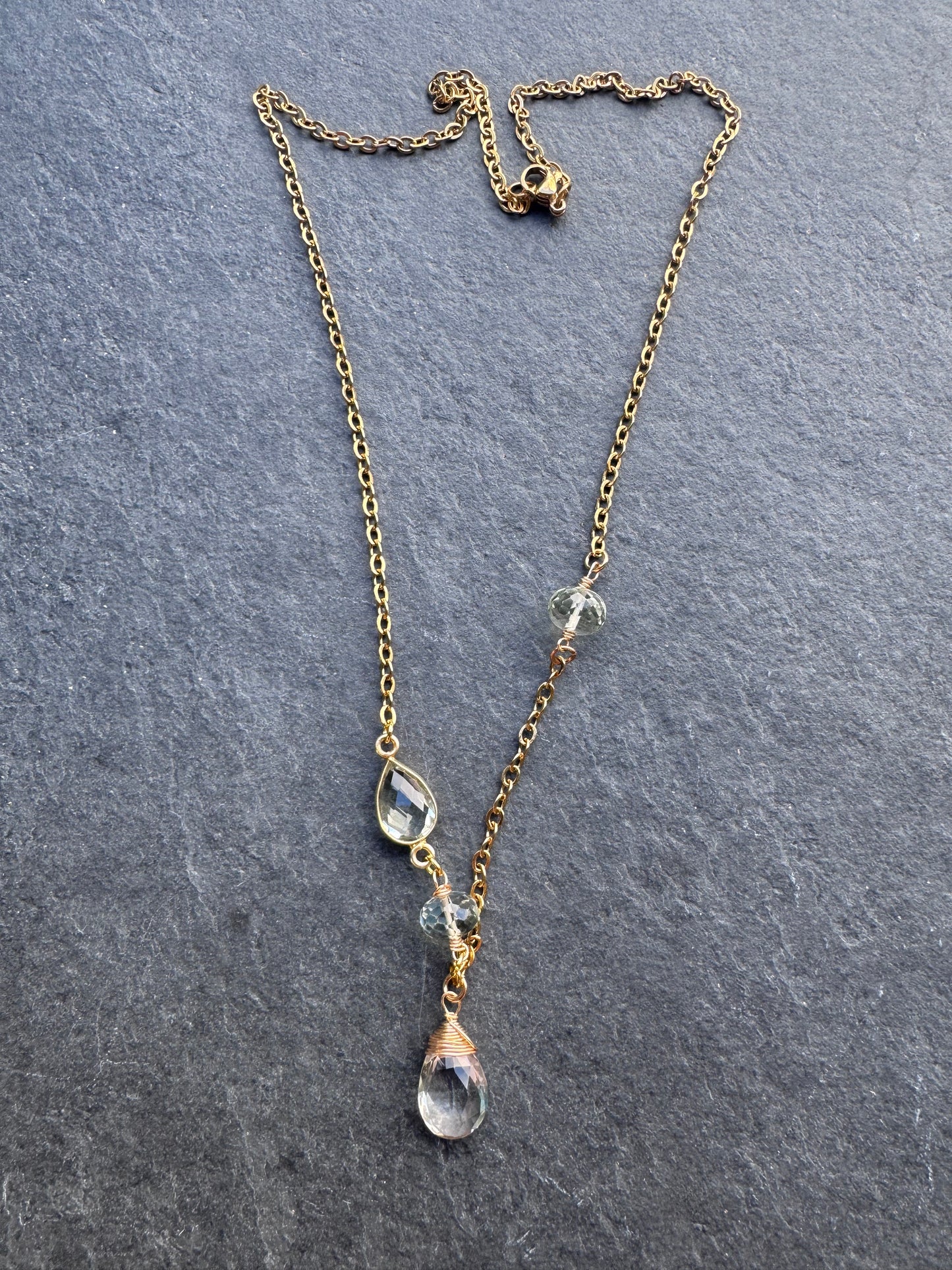 Green amethyst gemstone, vermeil and 14 k gold metal chain, necklace