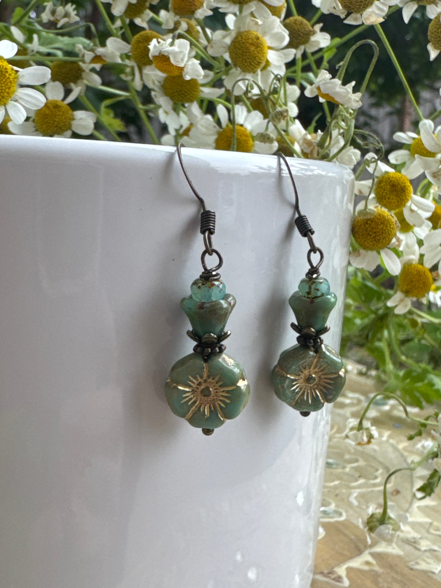 Green flower Czech glass, bronze metal, earrings