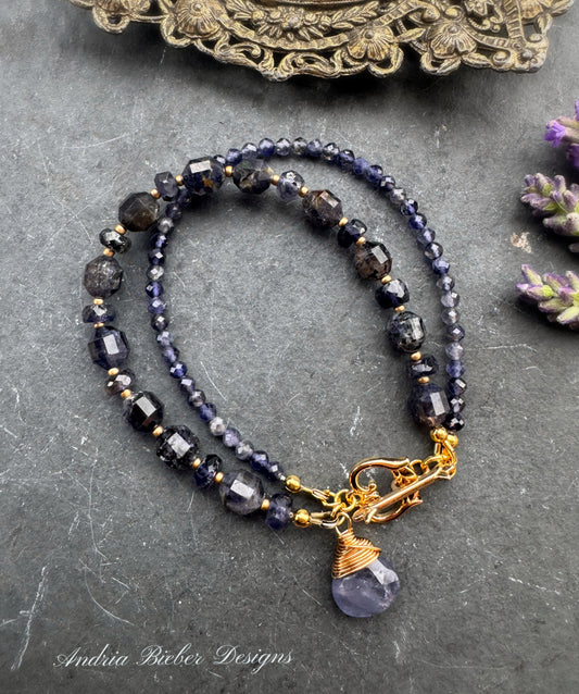 Iolite gemstone, brass metal, bracelet