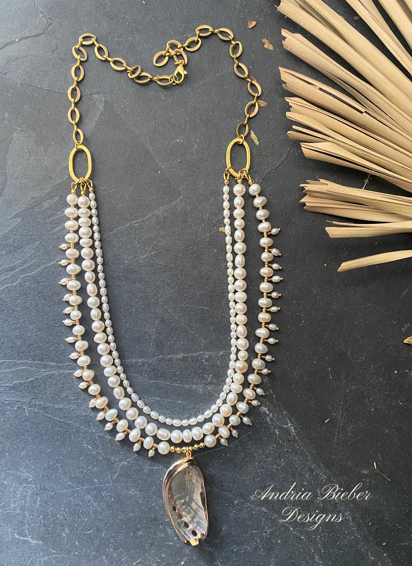 Freshwater pearls and gold metal, necklace, jewelry