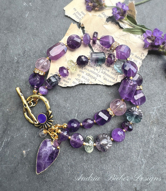 Fluorite stone, amethyst stone, enamel clasp, bracelet