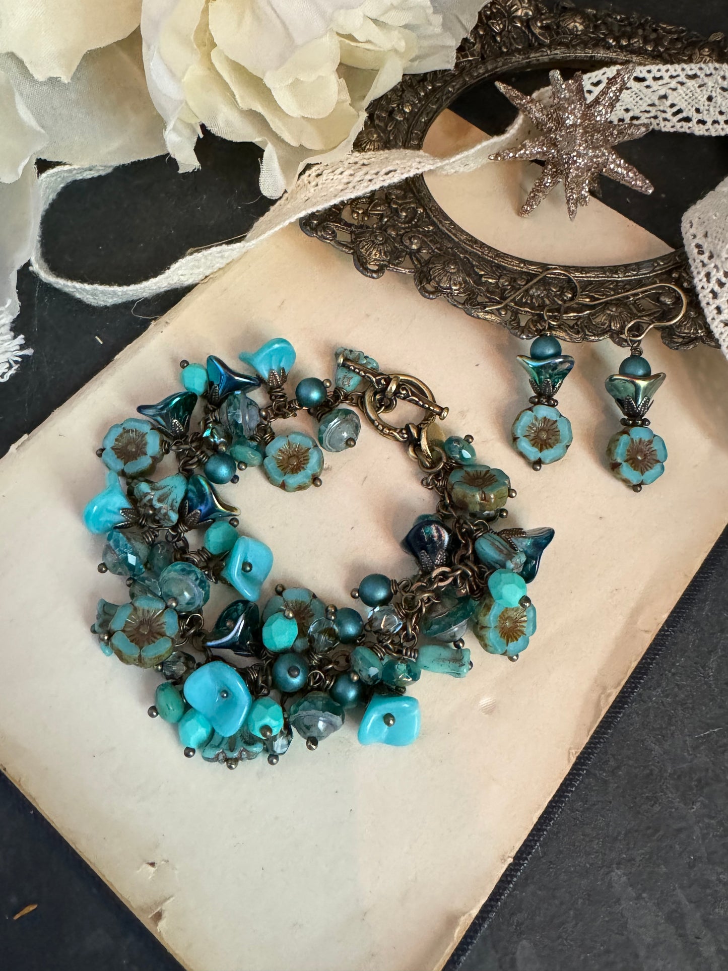 Teal flower bracelet. Czech glass, bronze metal bracelet. KIT