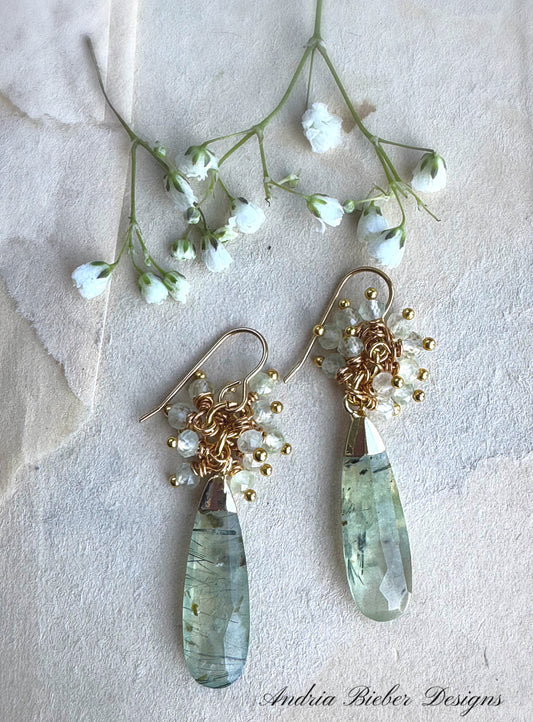 Peridot stone, gold metal, earrings