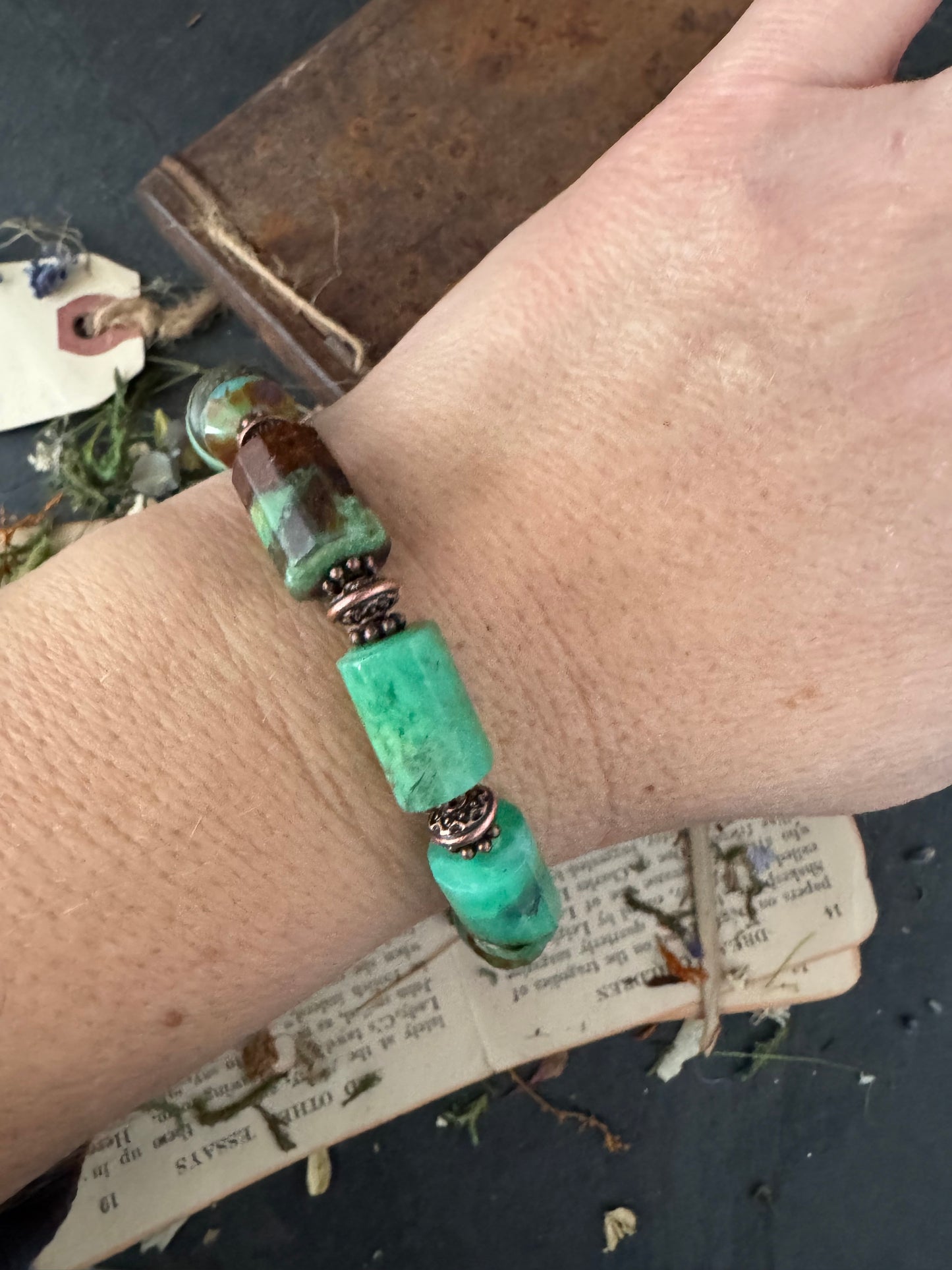 Chrysoprase stone, Czech glass, copper metal, bracelet.