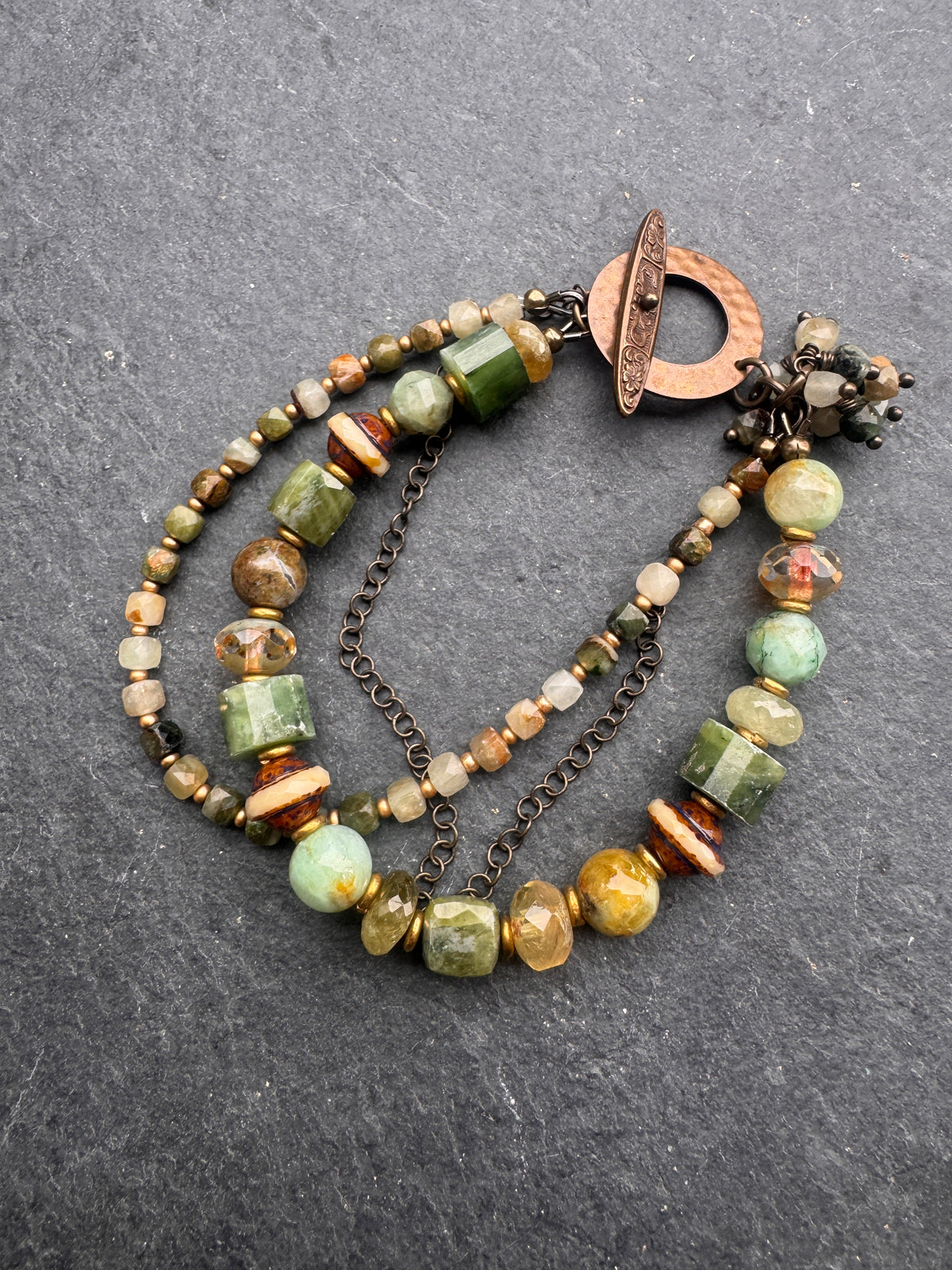 Jade stone, peridot, prehnite, Czech glass, chain, bronze, bracelet