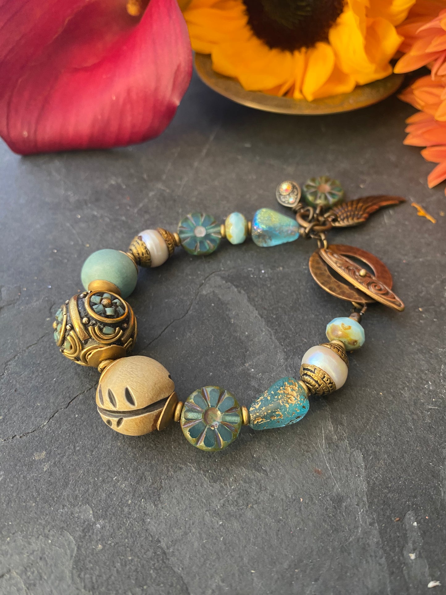 Nepal flower bead, pearl, Czech glass, ceramic bead, bronze metal, bracelet