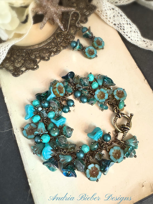 Teal flower bracelet. Czech glass, bronze metal bracelet. KIT