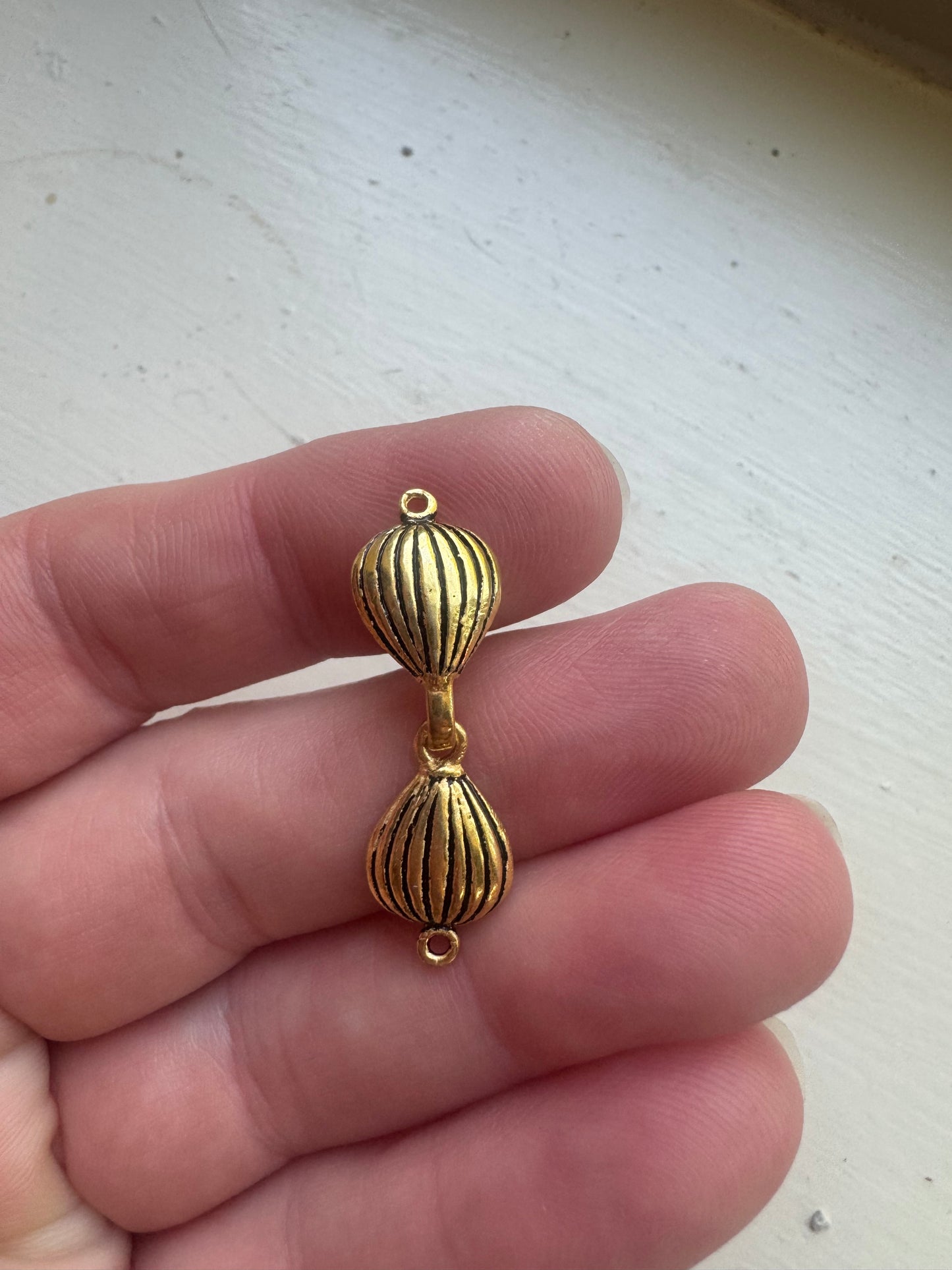 Gold Vermeil onion clasp, Freshwater AAA white Pearls, bracelet