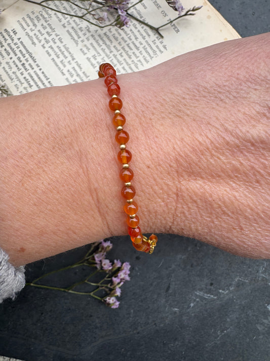 Carnelian agate round stone, gold metal, bracelet