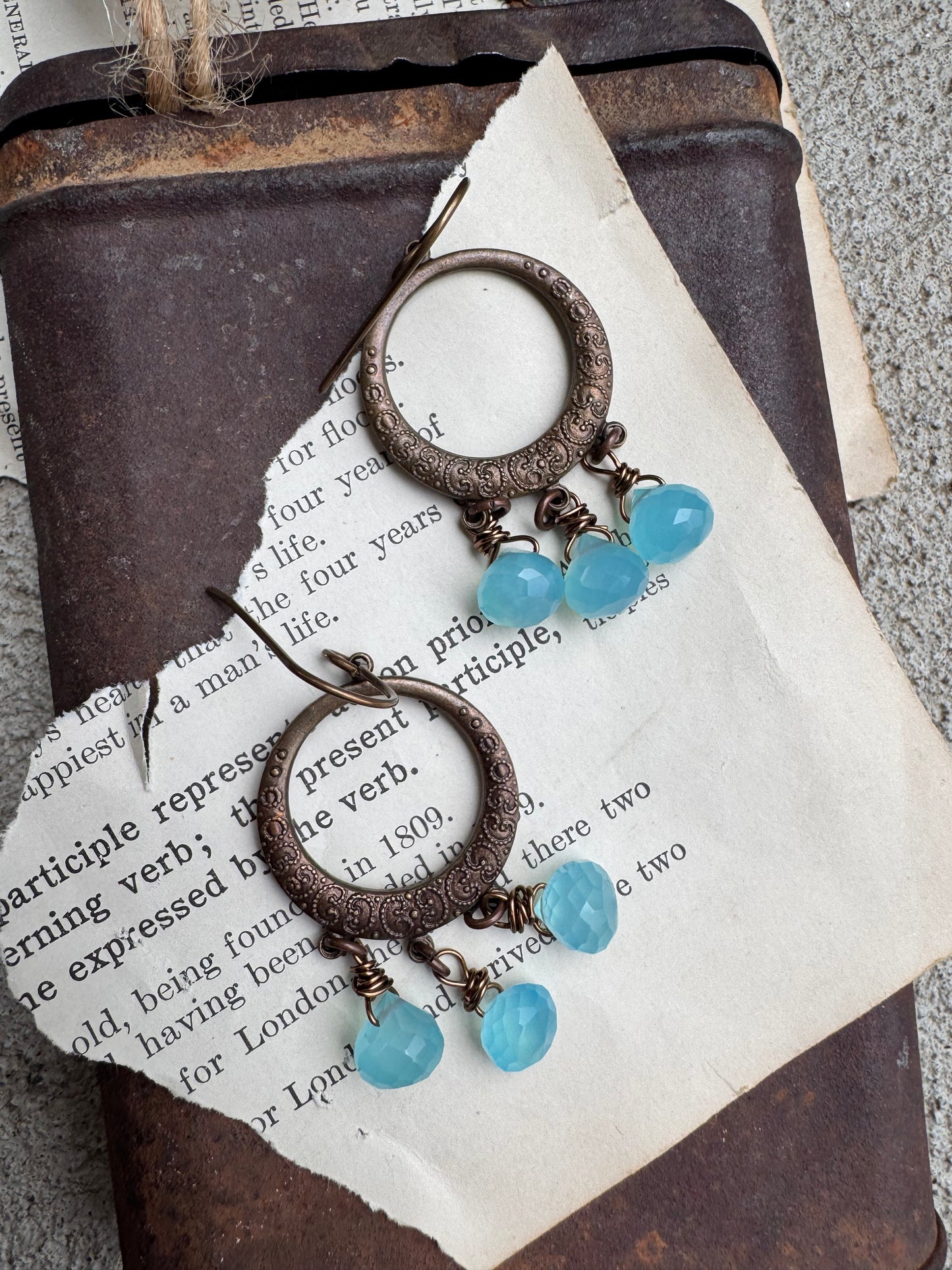 Blue stone, bronze metal, earrings