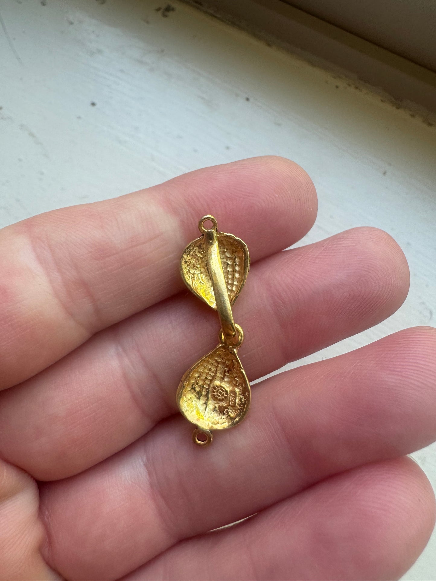 Gold Vermeil onion clasp, Freshwater AAA white Pearls, bracelet