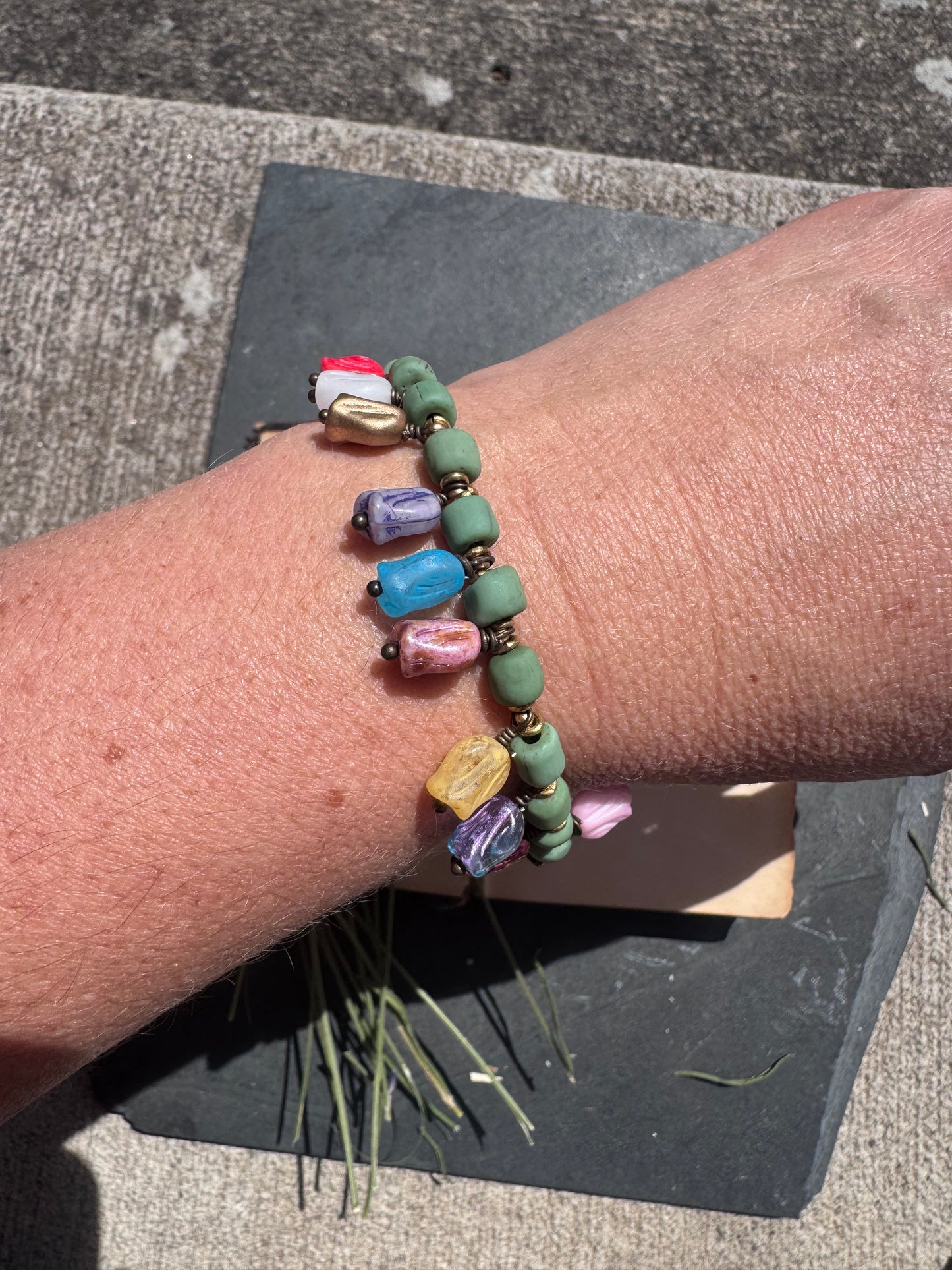Tulip Czech glass, Javan glass, bronze metal bracelet.