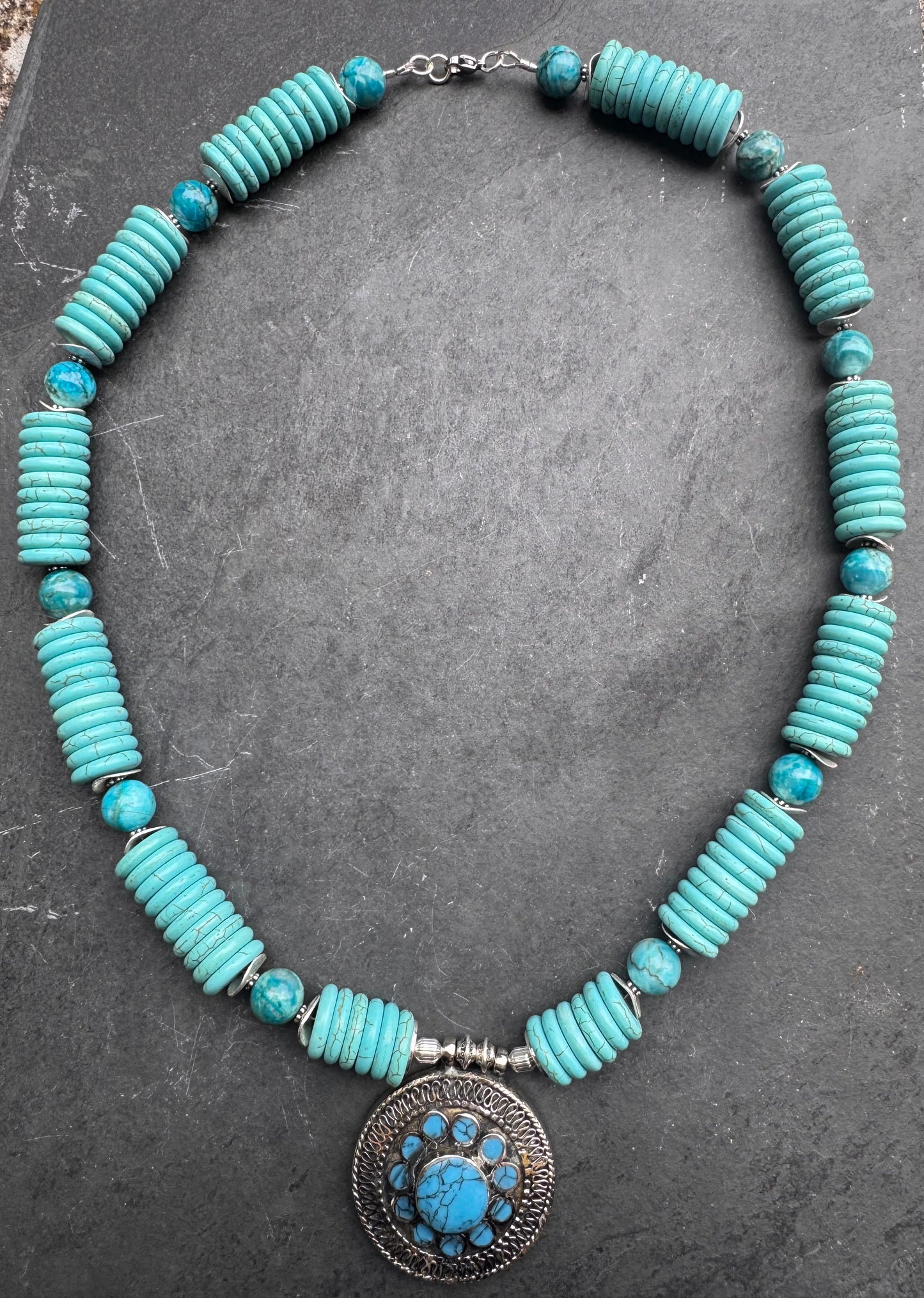 Howlite turquoise, agate, silver metal, necklace