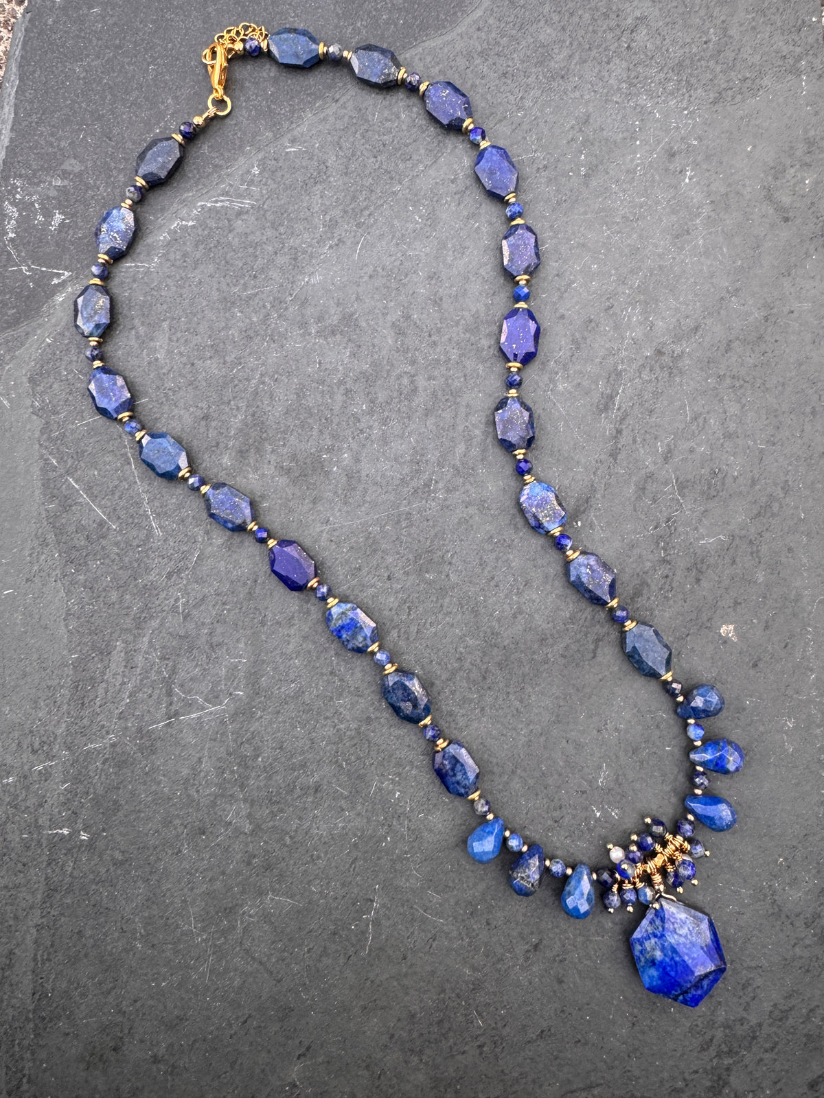 Lapis lazuli stone, pearl, gold metal, necklace