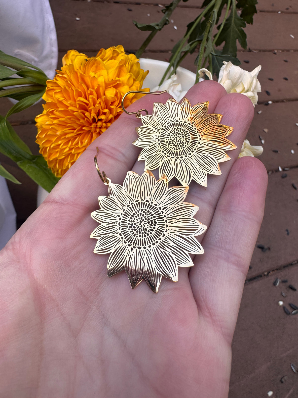 Sunflower, gold metal, earrings
