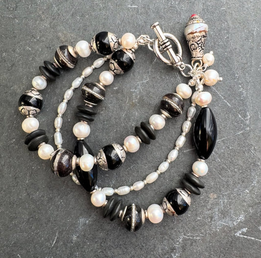Black onyx Stone, pearls, and silver metal, bracelet, jewelry