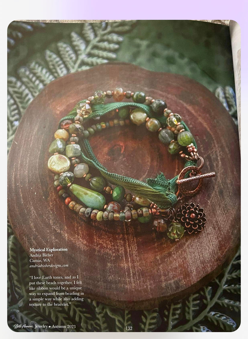 Green ribbon and czech glass bracelet. As seen in Belle Armoire maga 2023. KIT.