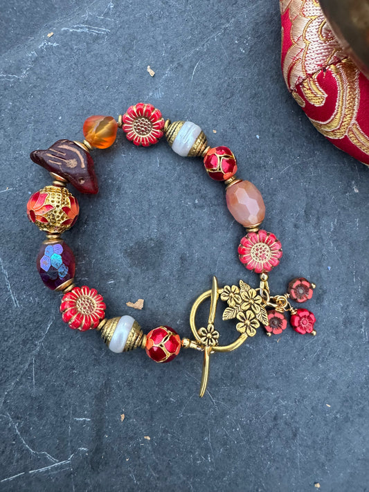 Red Czech glass, pearl, carnelian agate, red coral, gold metal, bracelet