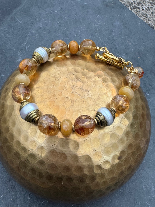 Citrine, pearl, yellow jade and gold metal, bracelet.