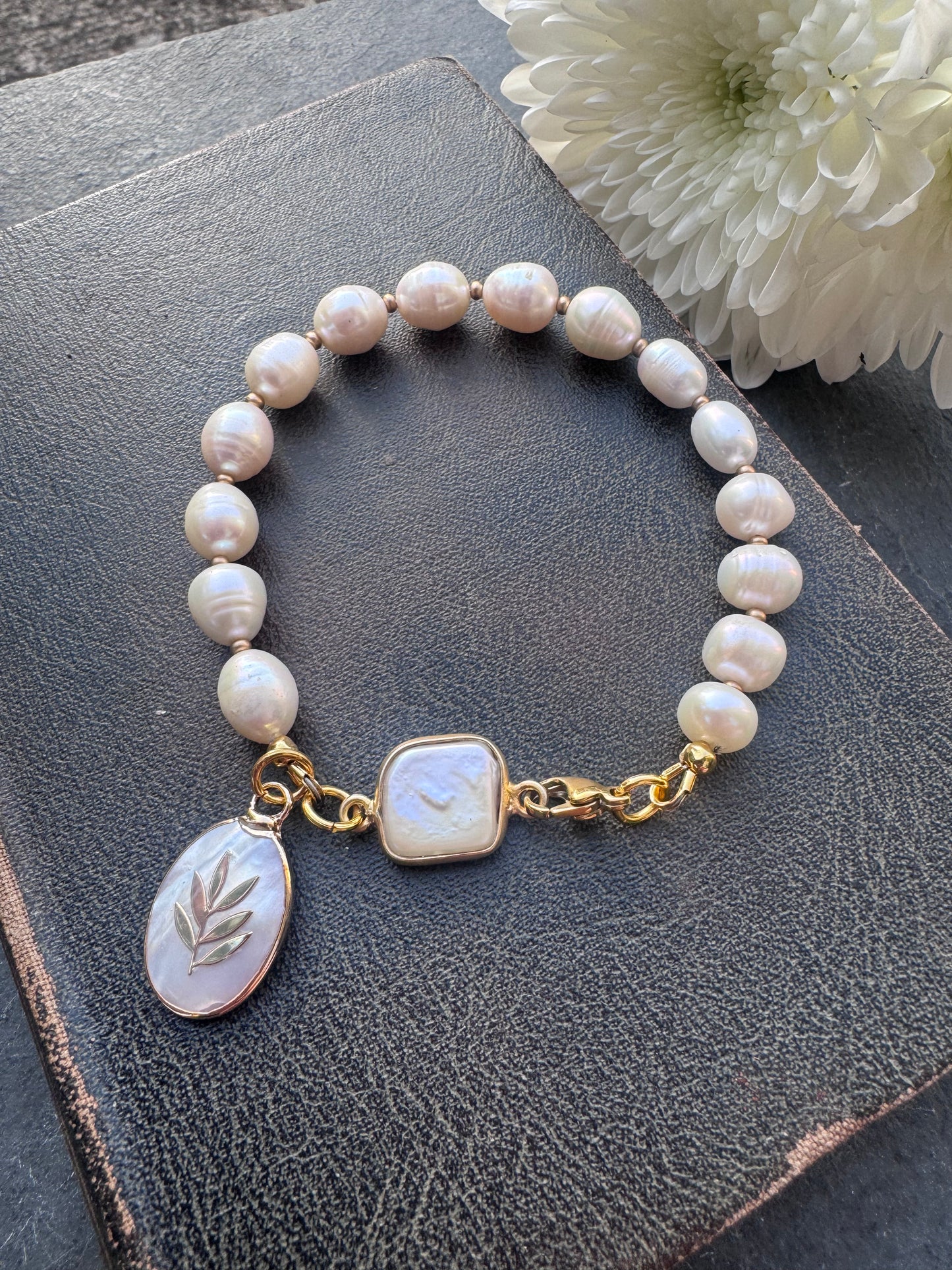 White Freshwater AAA white Pearls, pearl drop, bracelet