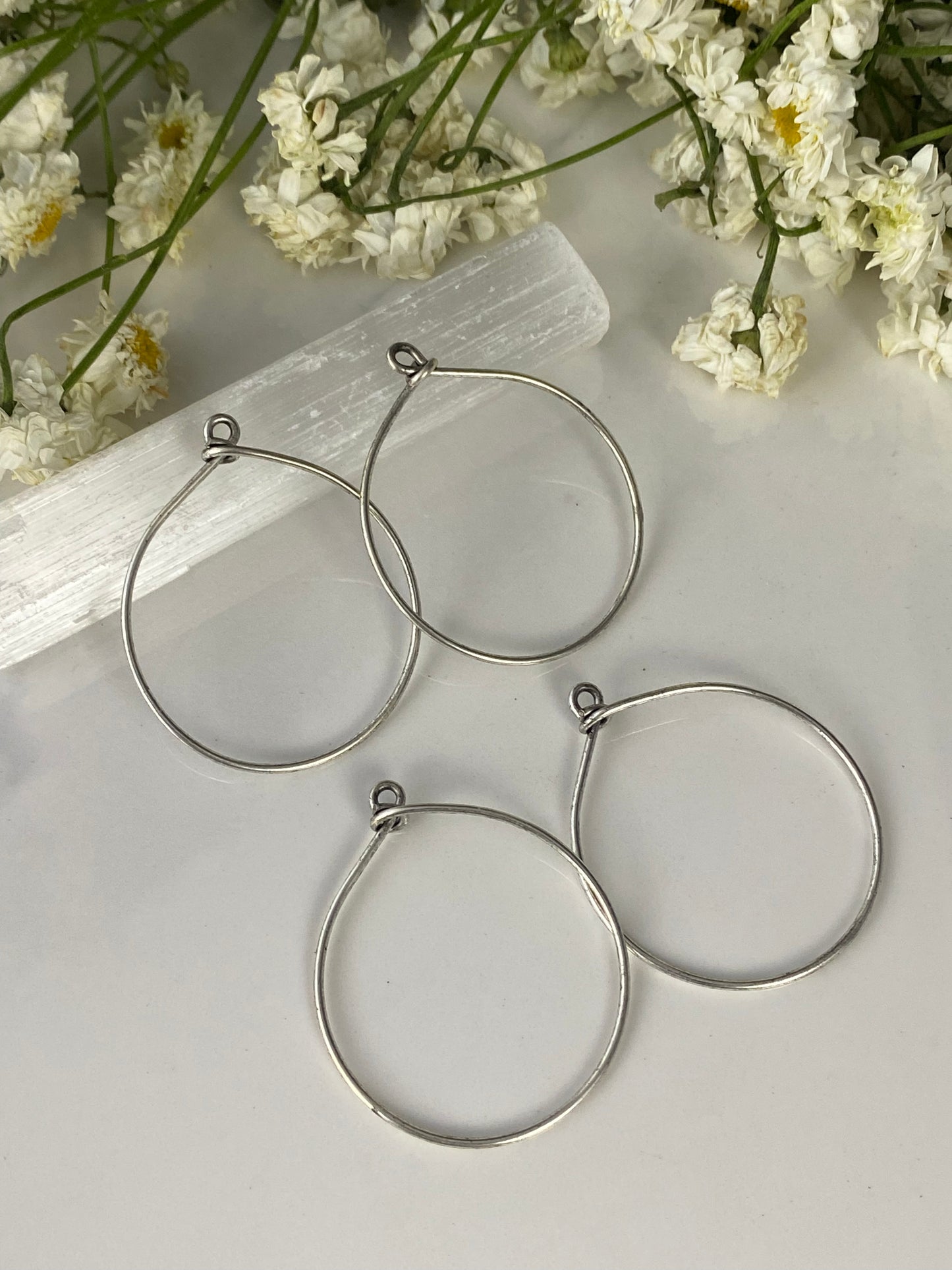 Sterling Silver (plated) round Wire Frame.