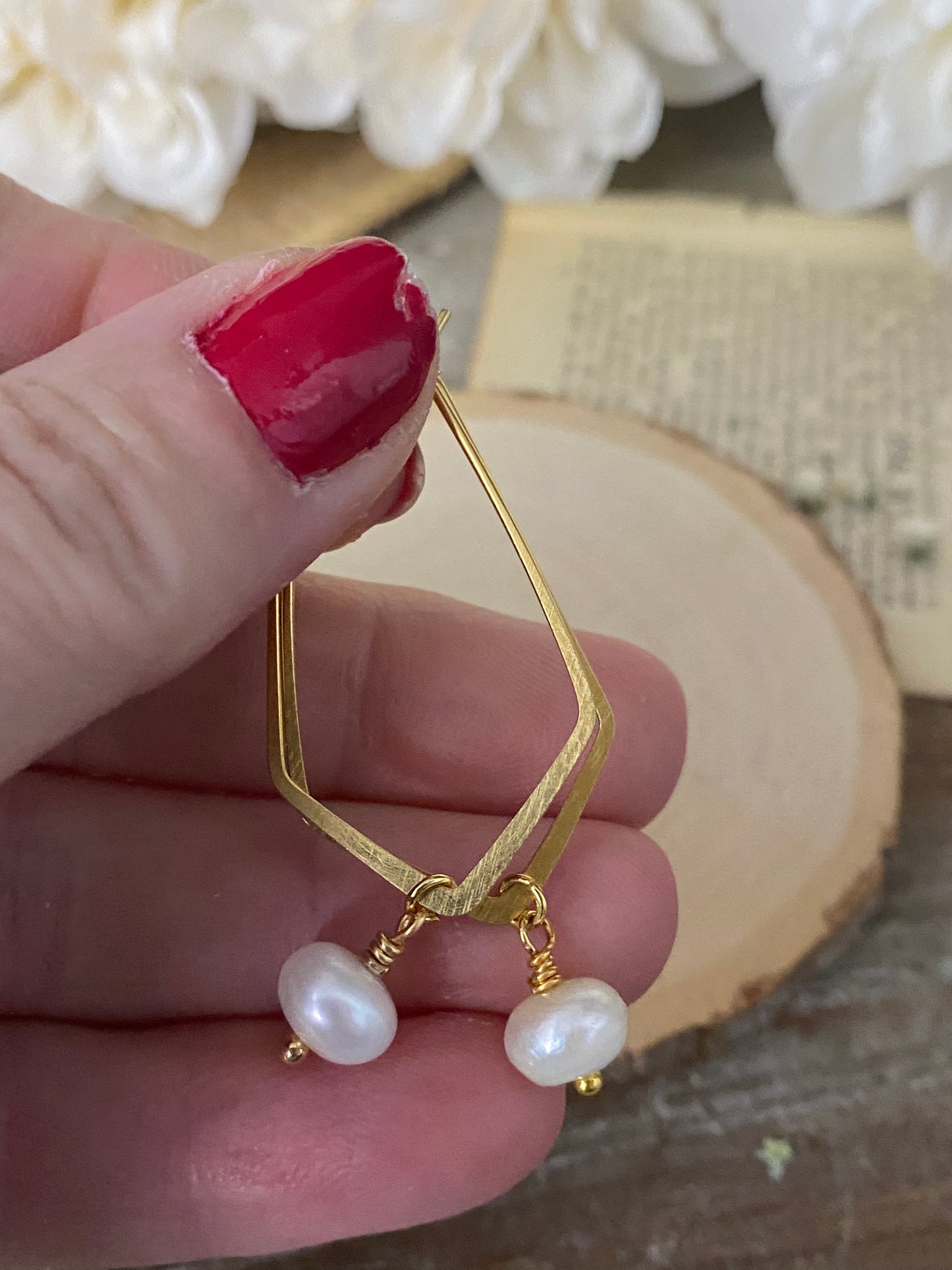 Pearls, 10k gold metal hoop earrings